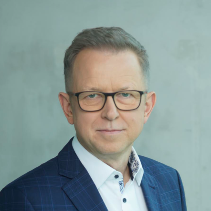 Robert Stanilewicz, Dyrektor ds. Strategii, Analizy Online